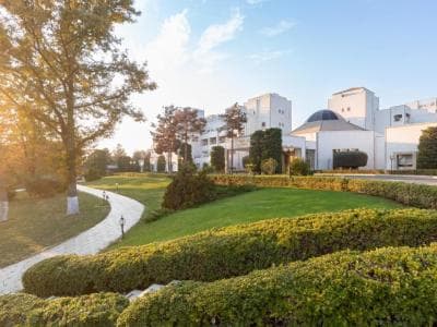 Karabağ Resort & SPA Naftalan – Naftalan’da Tedavi, Tatil ve Fiyatlar