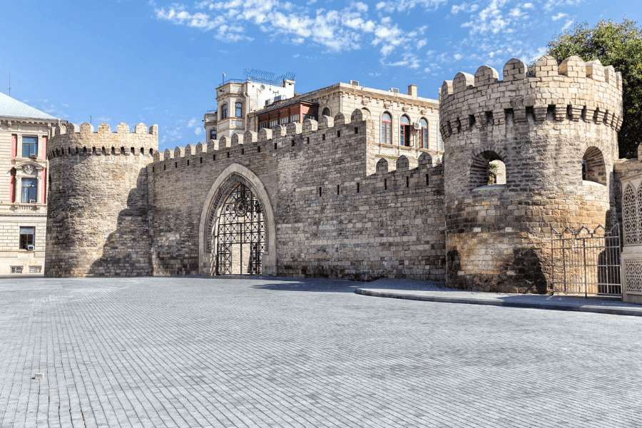 İçərişəhər — Bakının tarixi mərkəzi və əsas görməli yeri