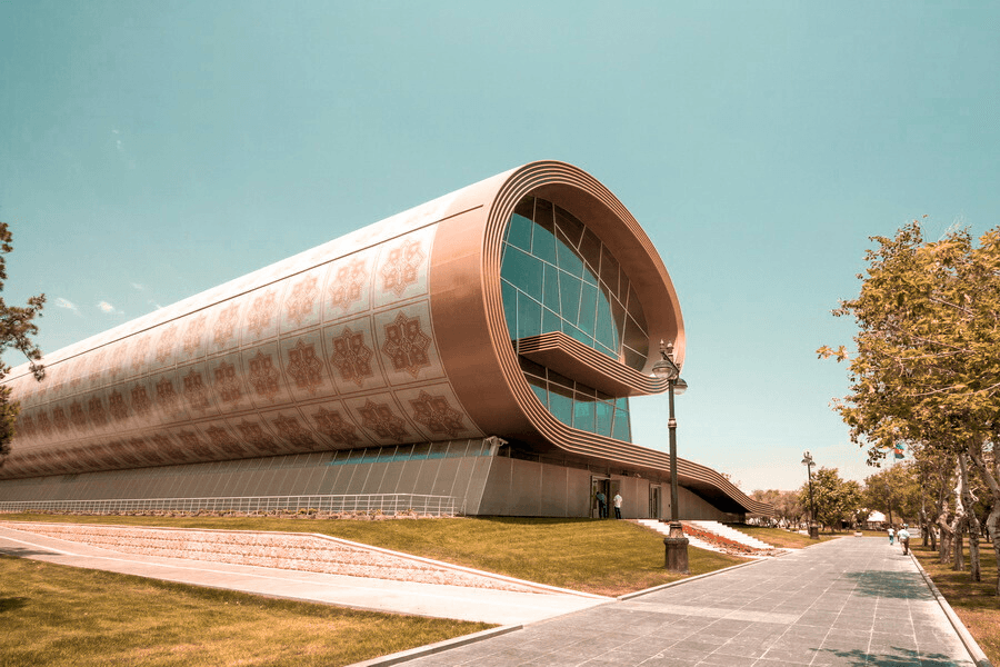 Bakı xalça muzeyi: xalçaların danışdığı tarix